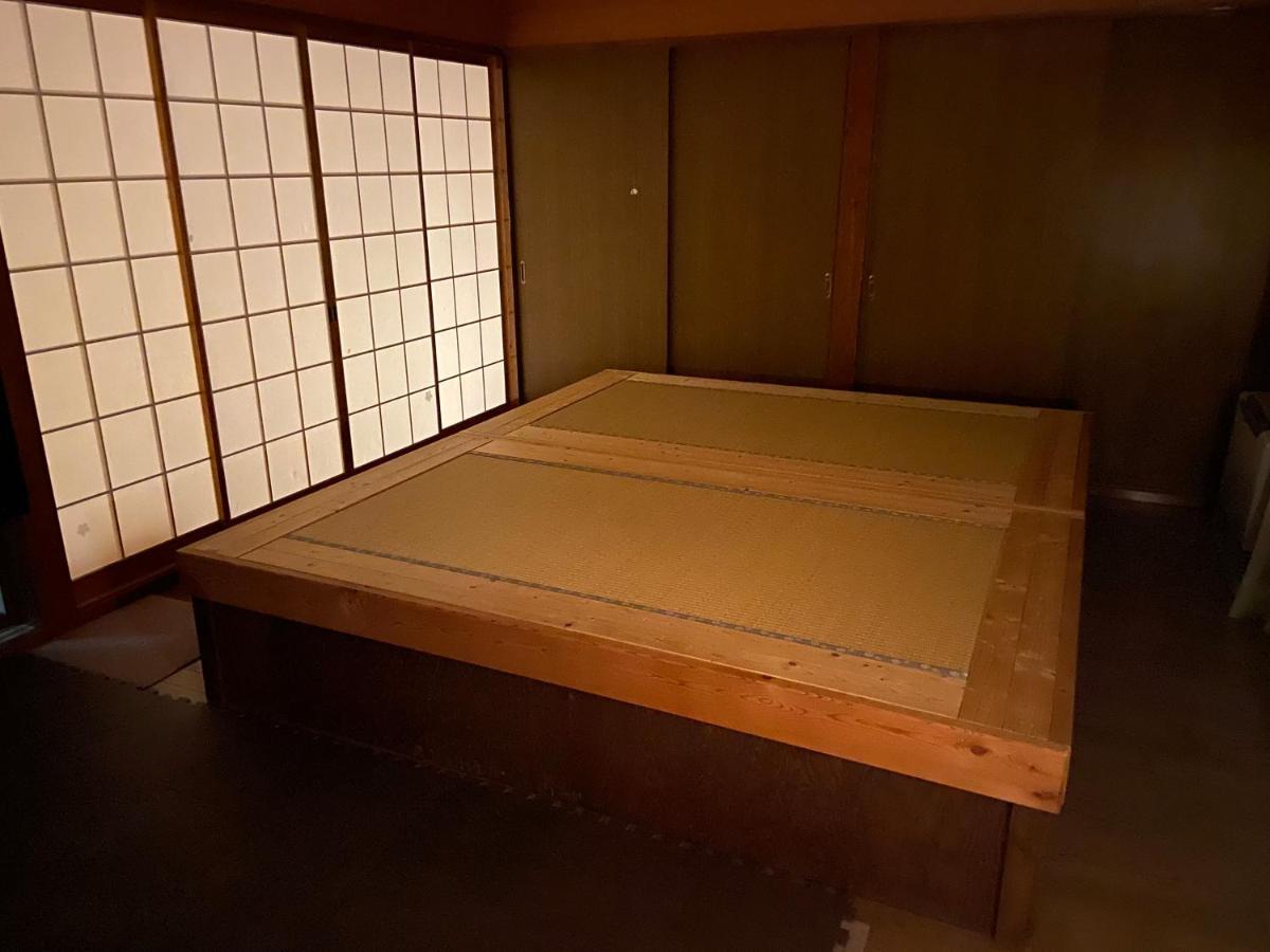 Готель Takayama Ninja House Екстер'єр фото