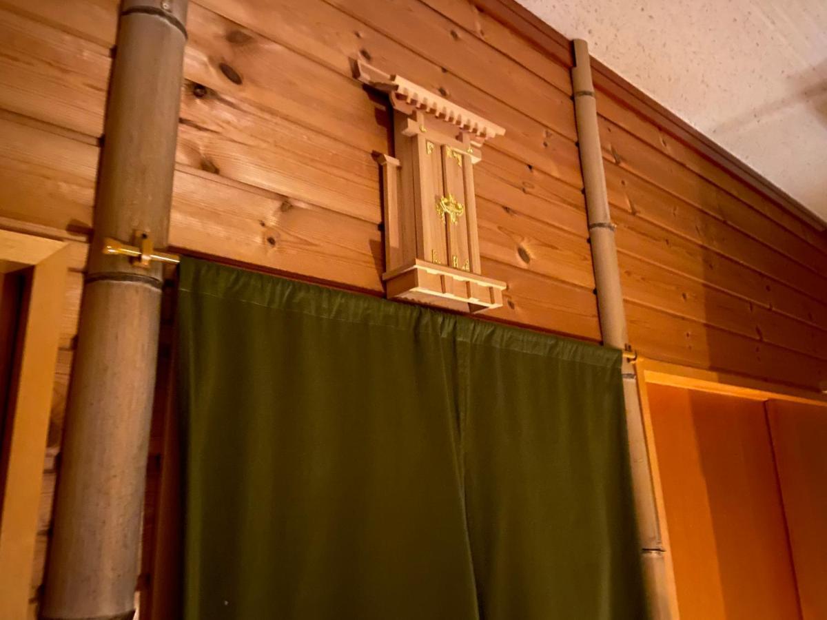 Готель Takayama Ninja House Екстер'єр фото