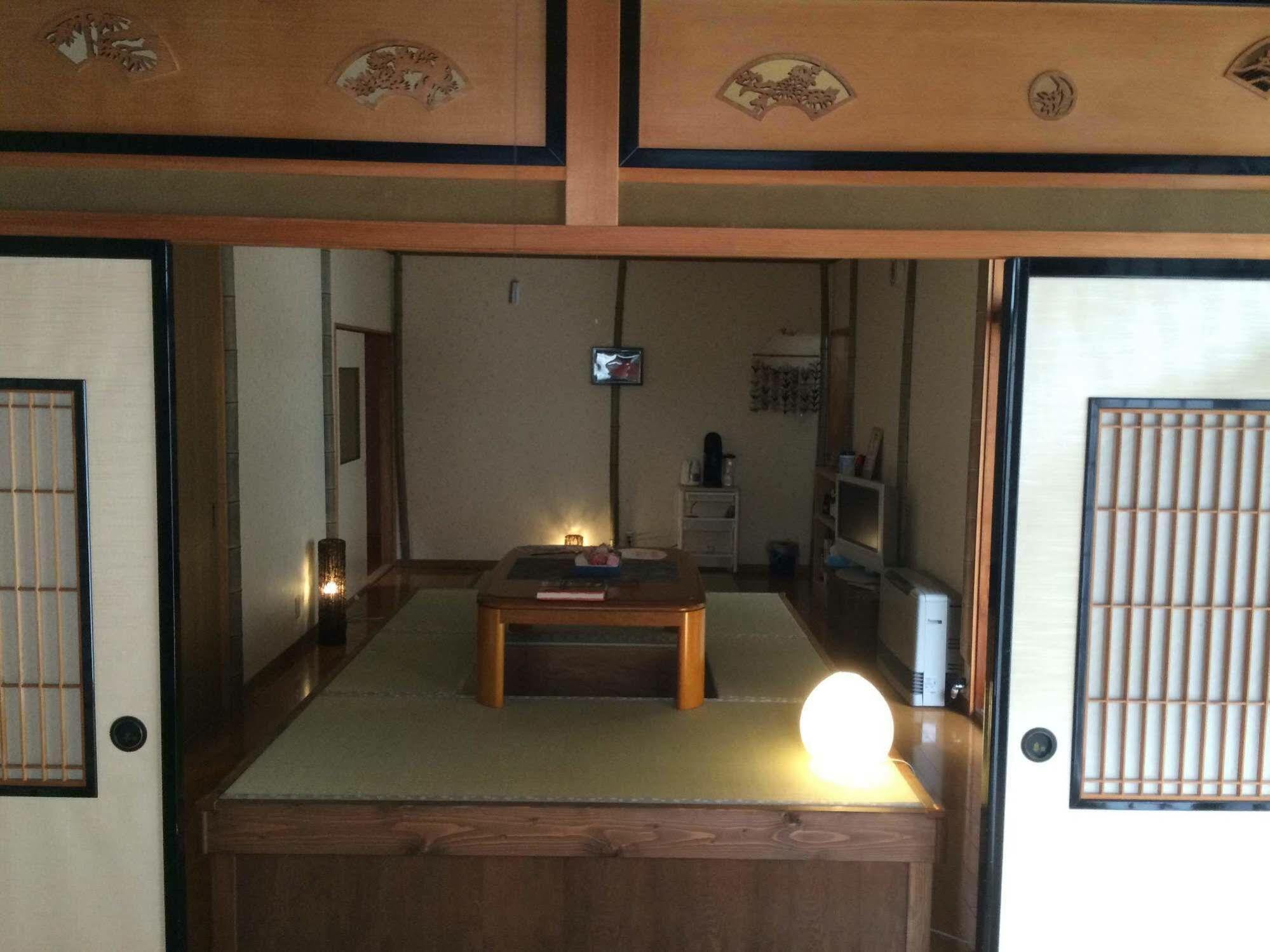 Готель Takayama Ninja House Екстер'єр фото