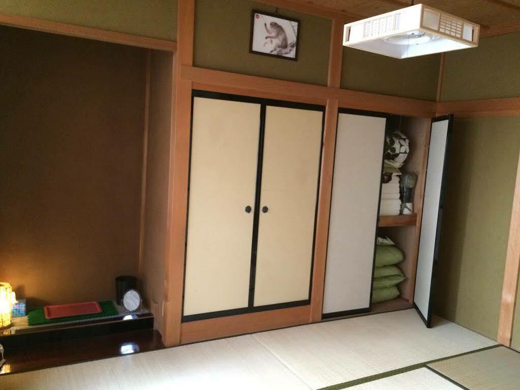 Готель Takayama Ninja House Екстер'єр фото