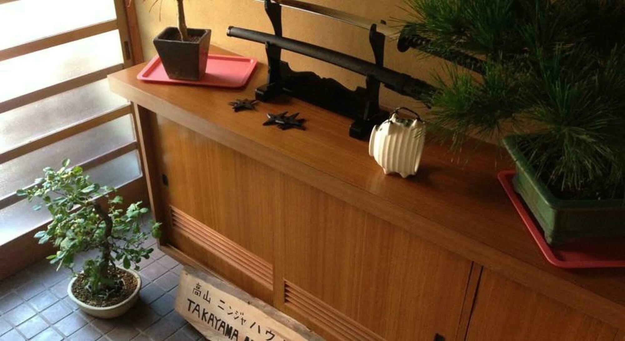 Готель Takayama Ninja House Екстер'єр фото